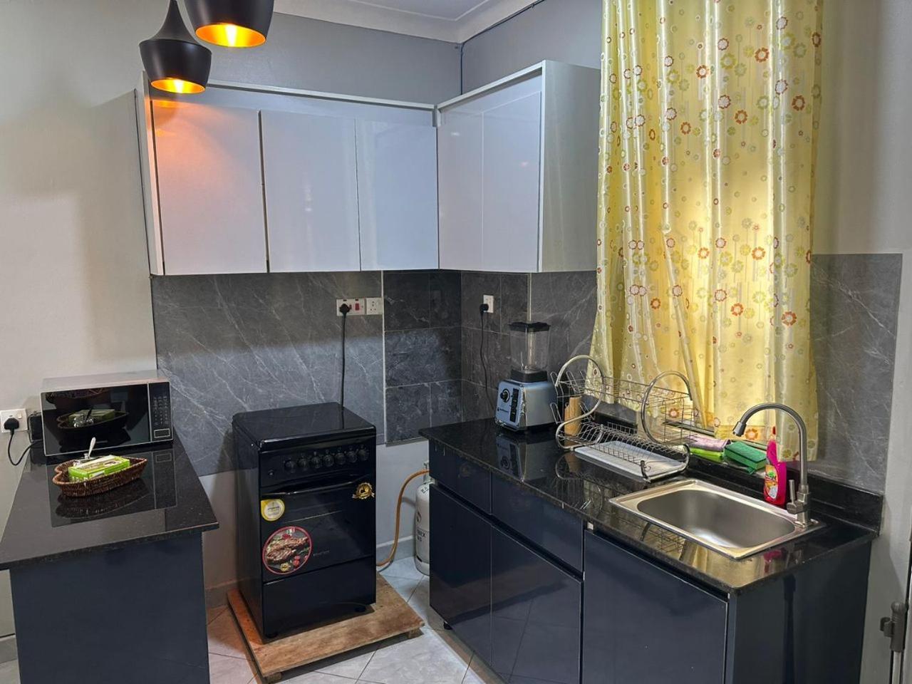 Sequoia Living Bed & Breakfast Кампала Екстериор снимка
